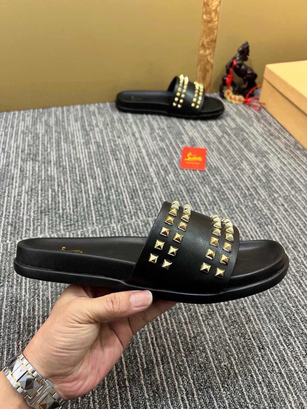 54A126Z Popular slippers