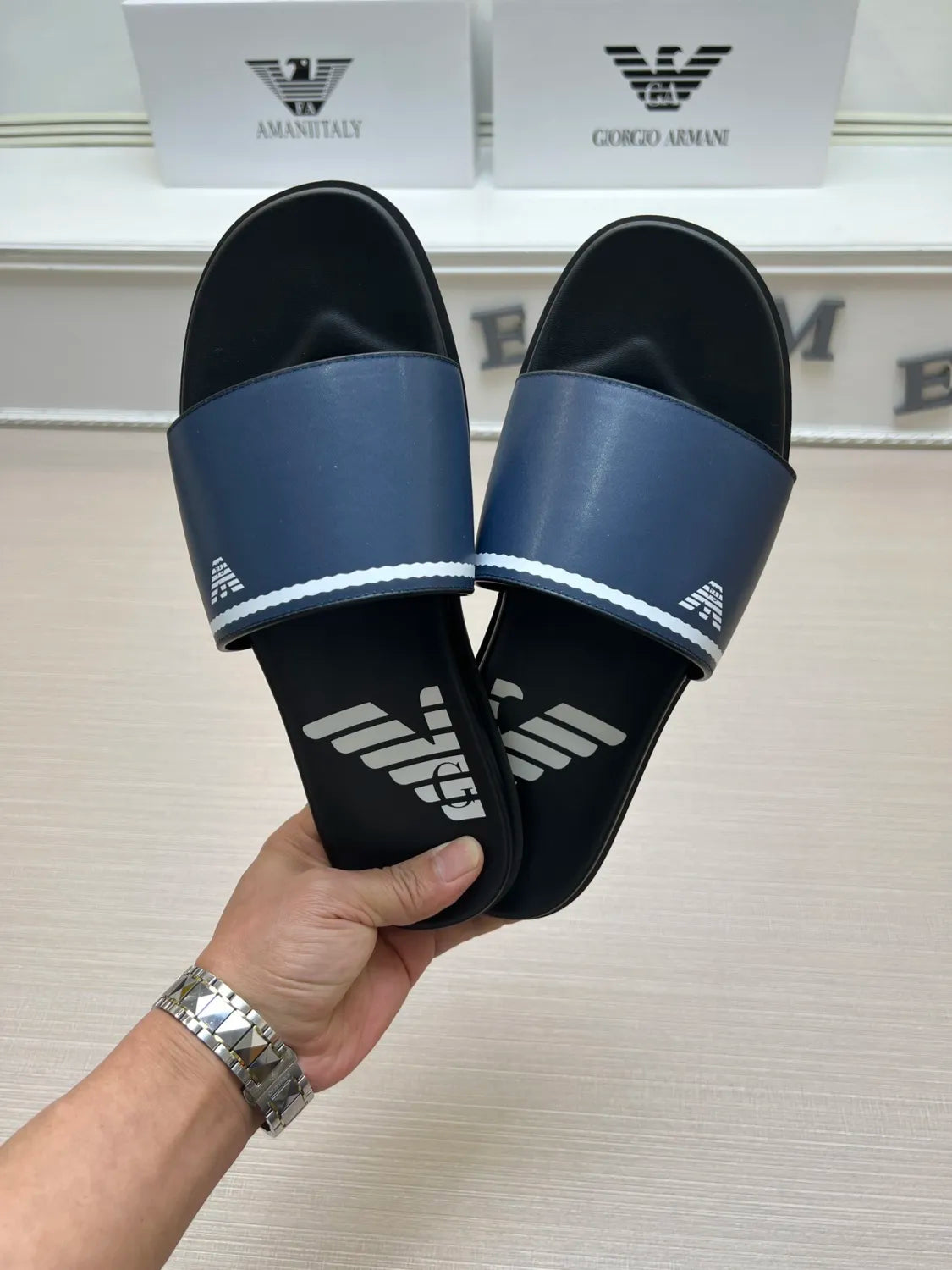 54A104Z Popular slippers