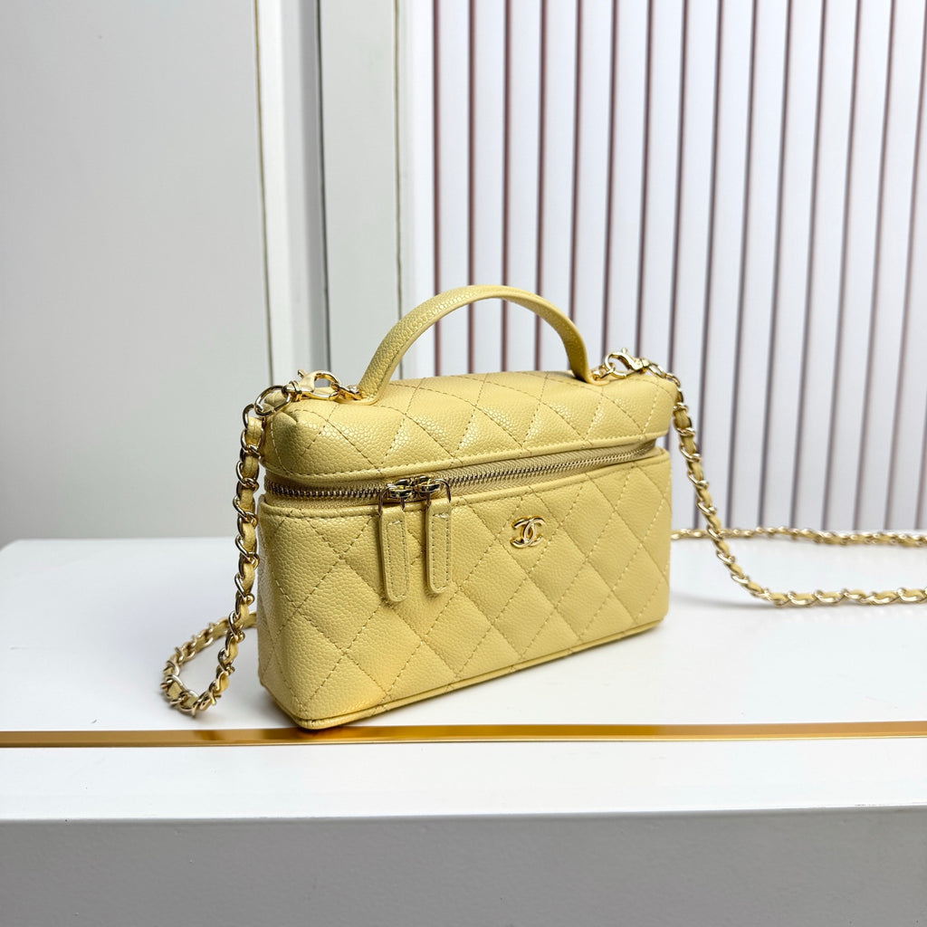 B1X66C19  Popular leather bag
