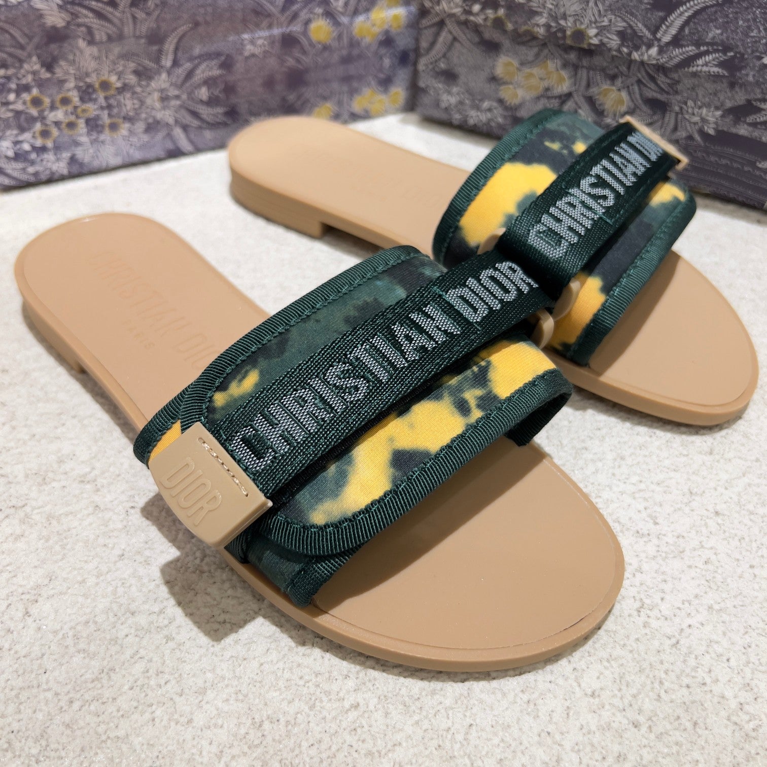 14D18Z Popular slippers