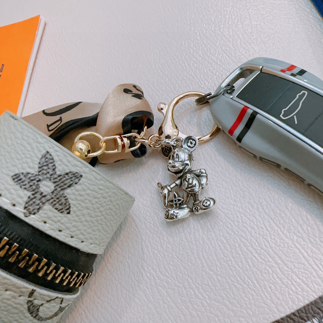 35ZE67A Popular bag 's charms accessories