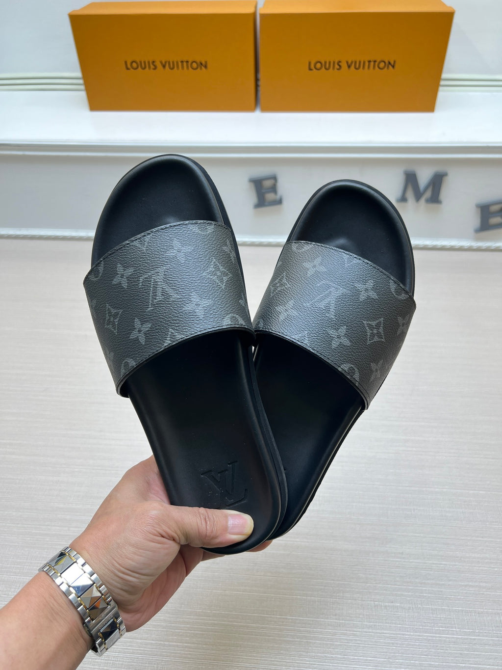 54E56Z Popular slippers