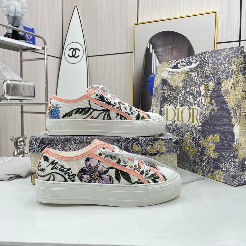 1XD66Z Popular shoes