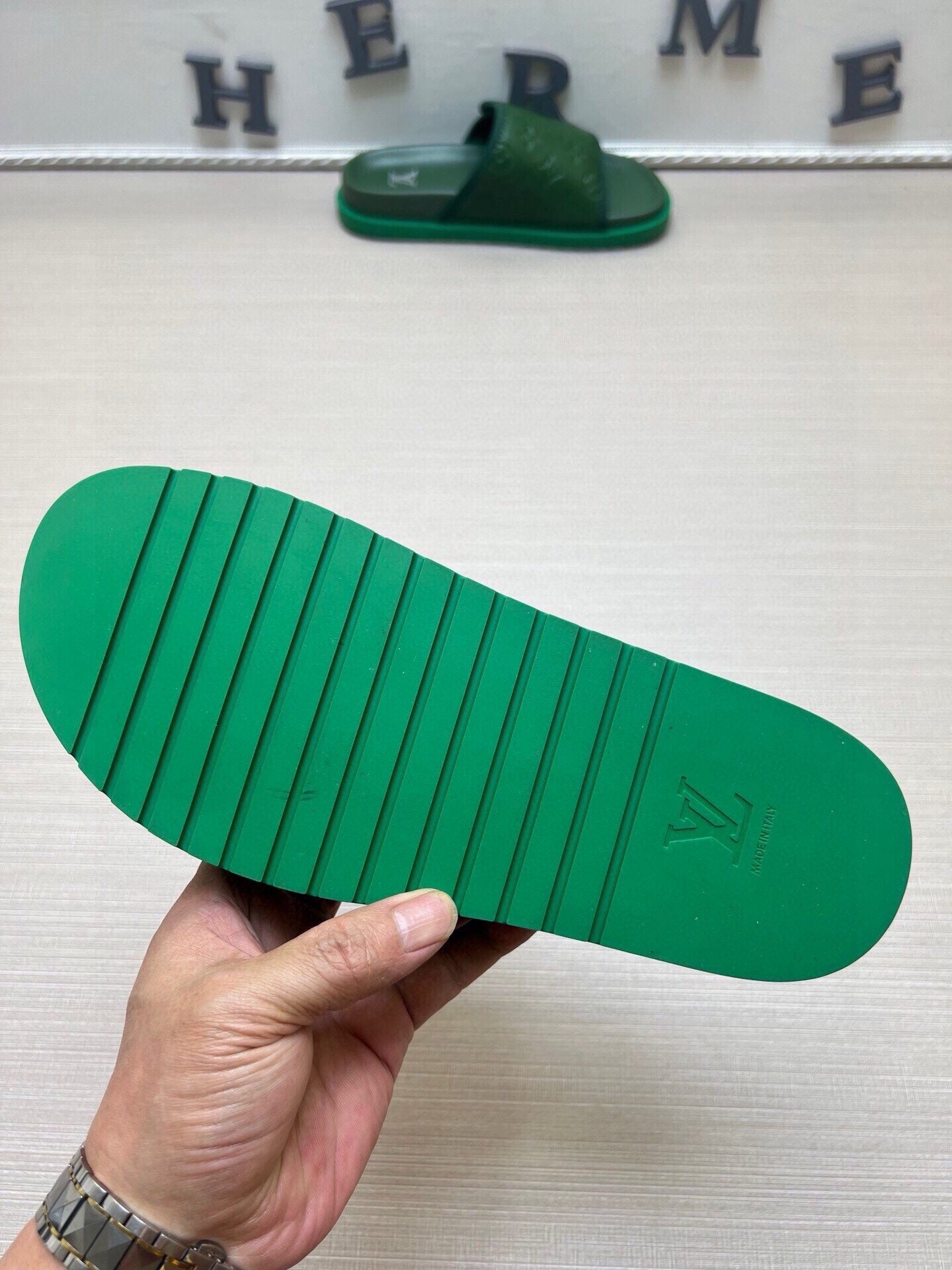 5LE210Z Popular Slippers