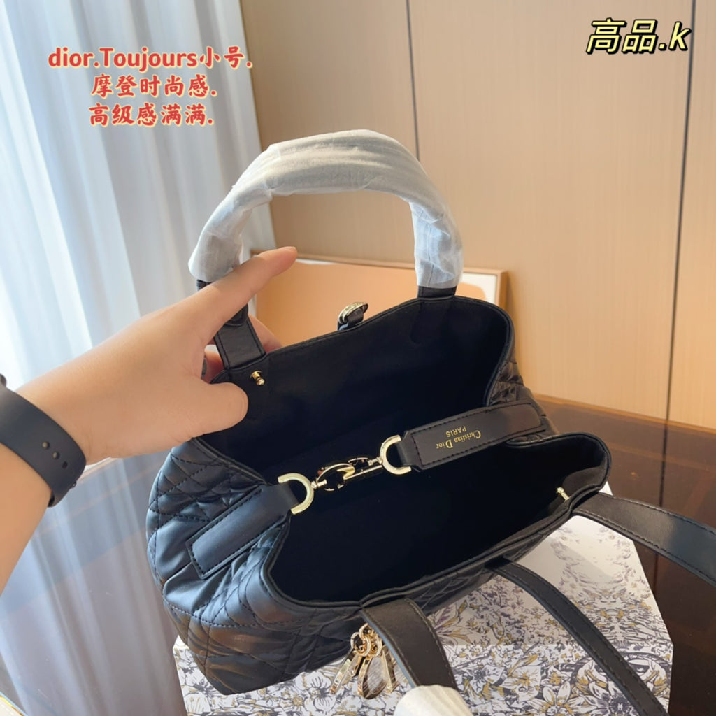 16XC107B Popular leather bag 