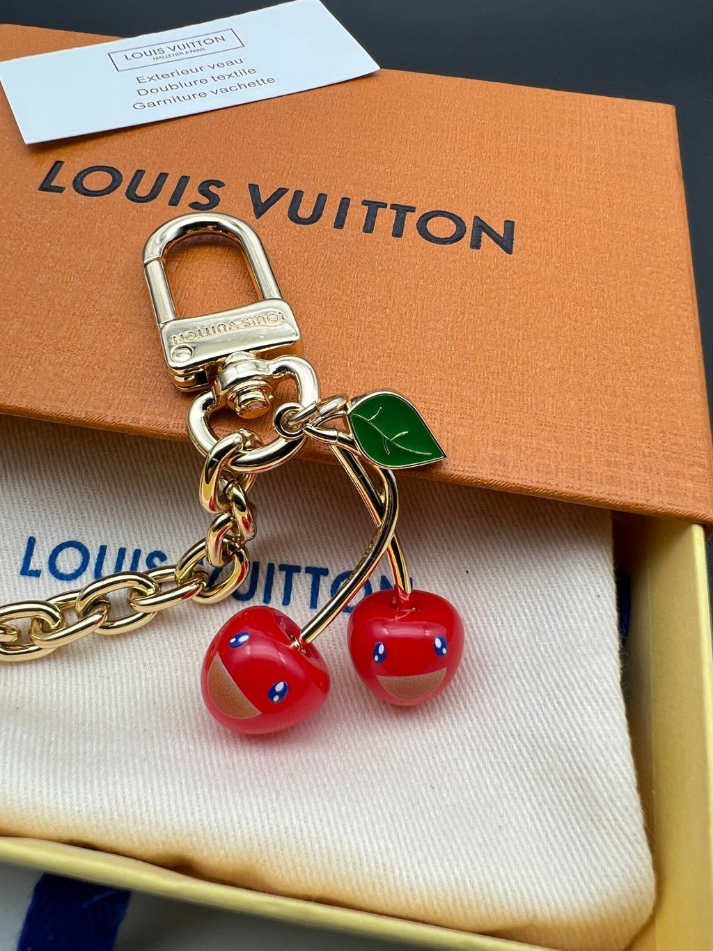 35ZE32A Popular bag 's charms accessories