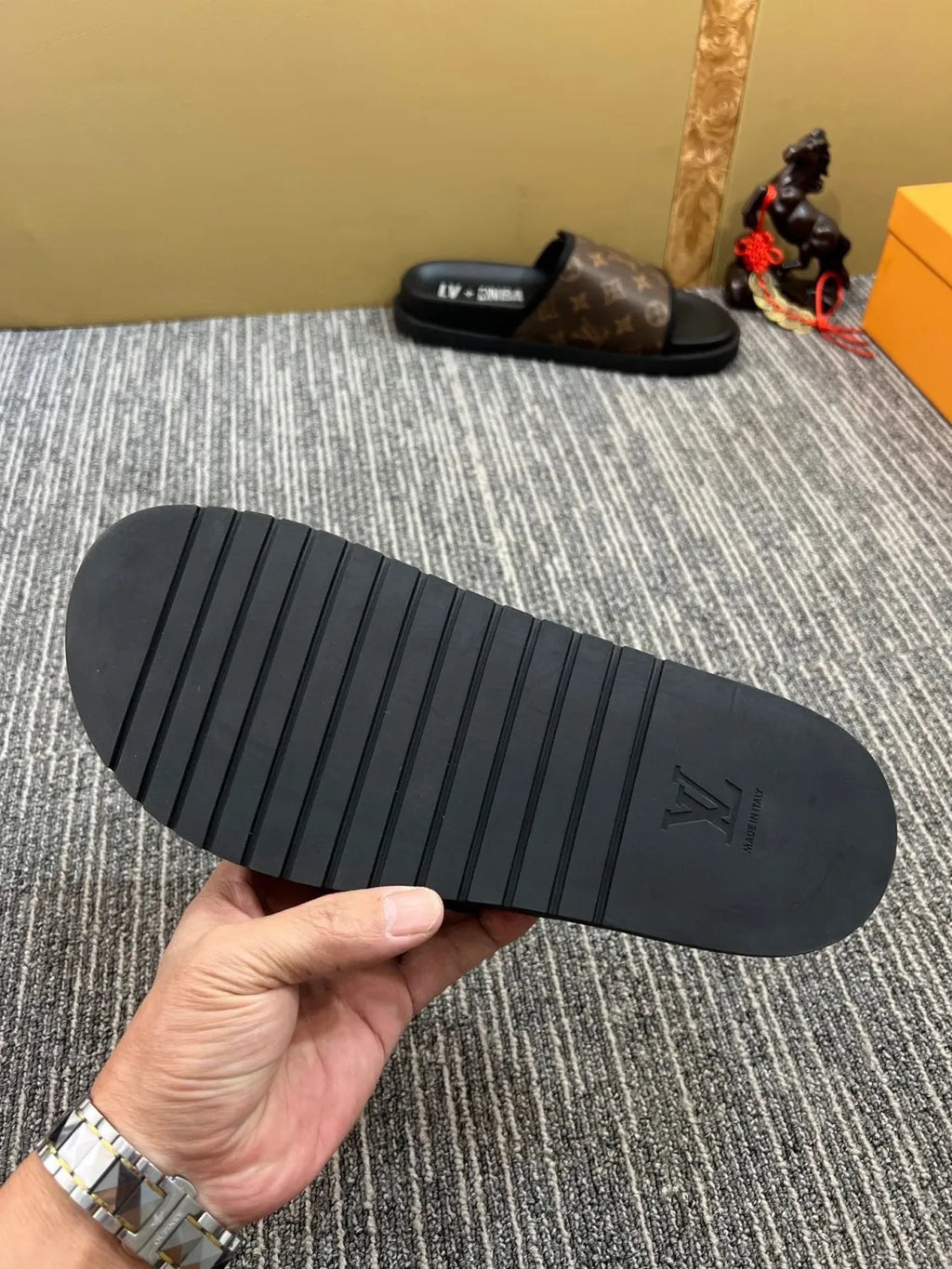 5YE47Z Popular Slippers