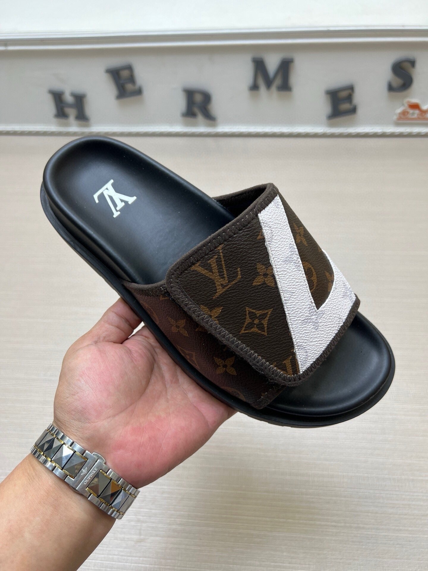 5WE251Z Popular Slippers