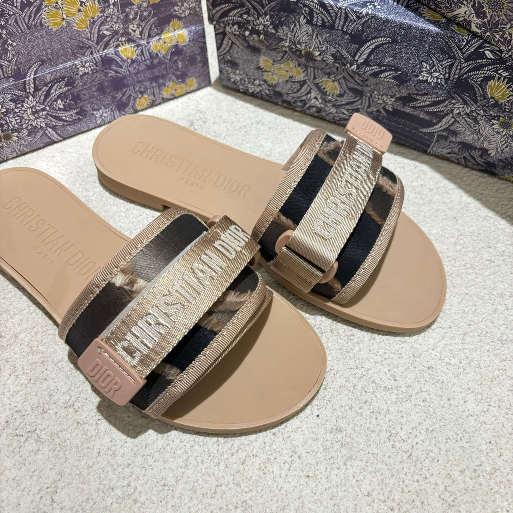 14D17Z Popular slippers