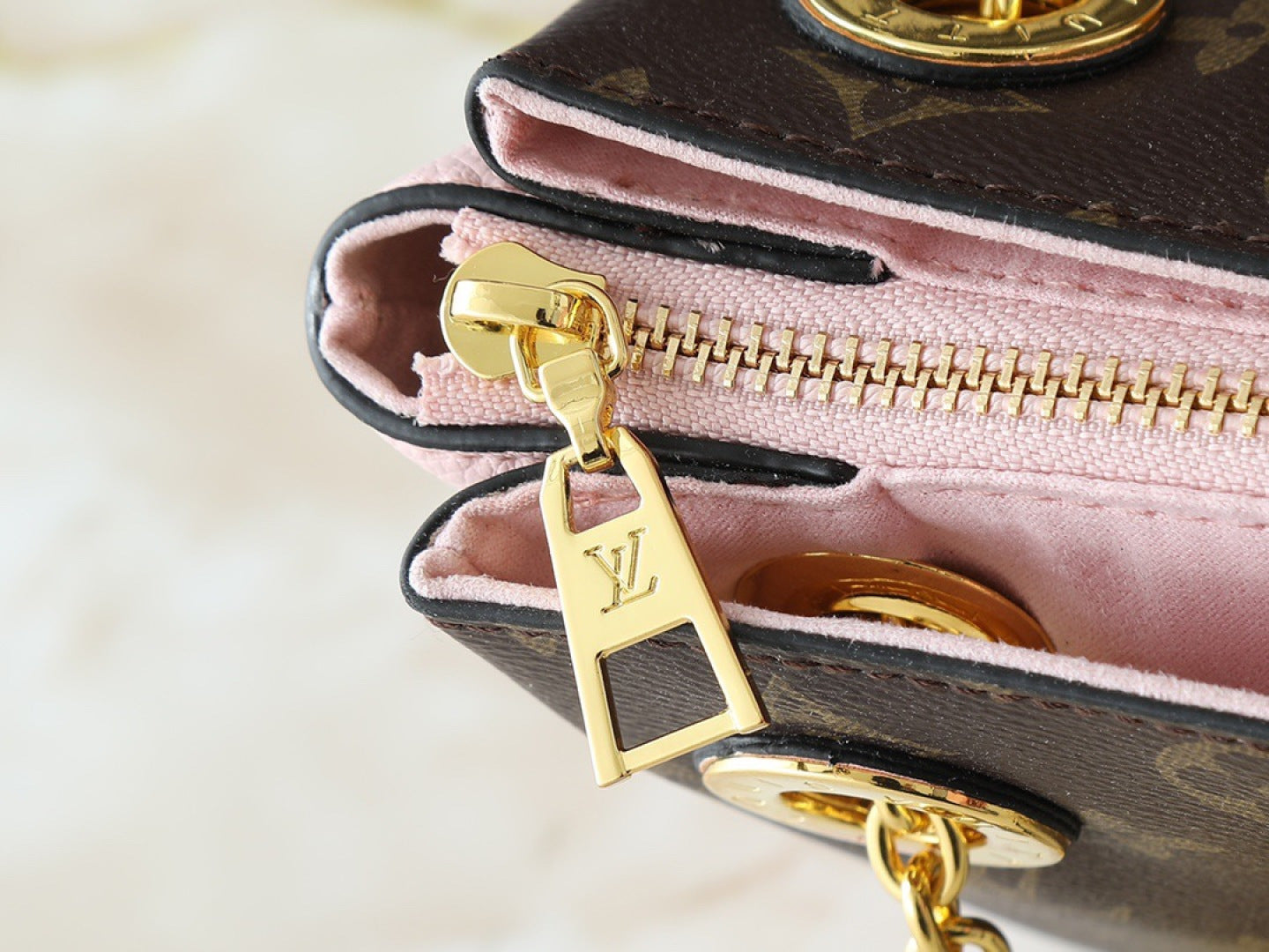 136PE75B Popular leather bag