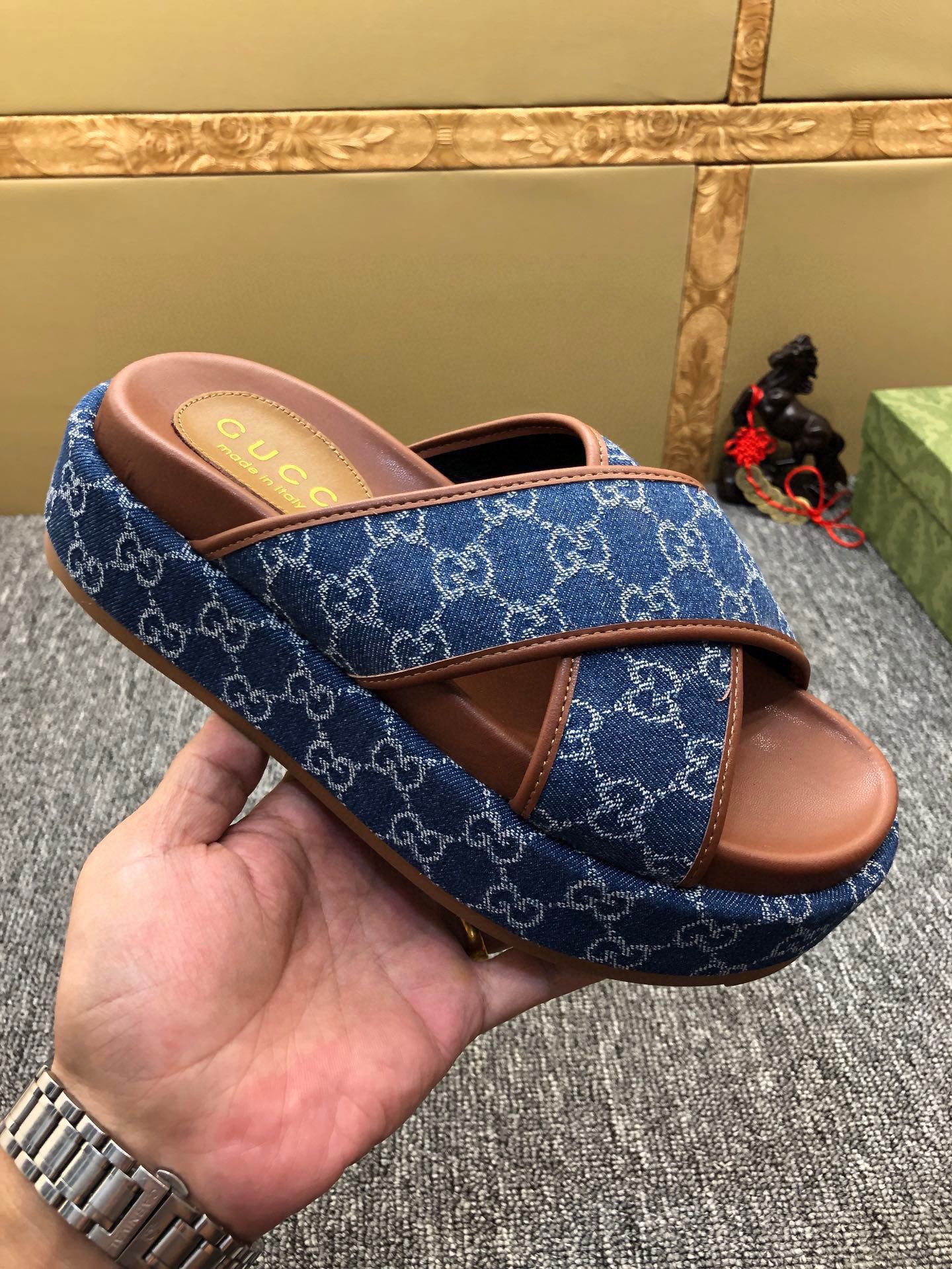5YB69Z Popular Slippers