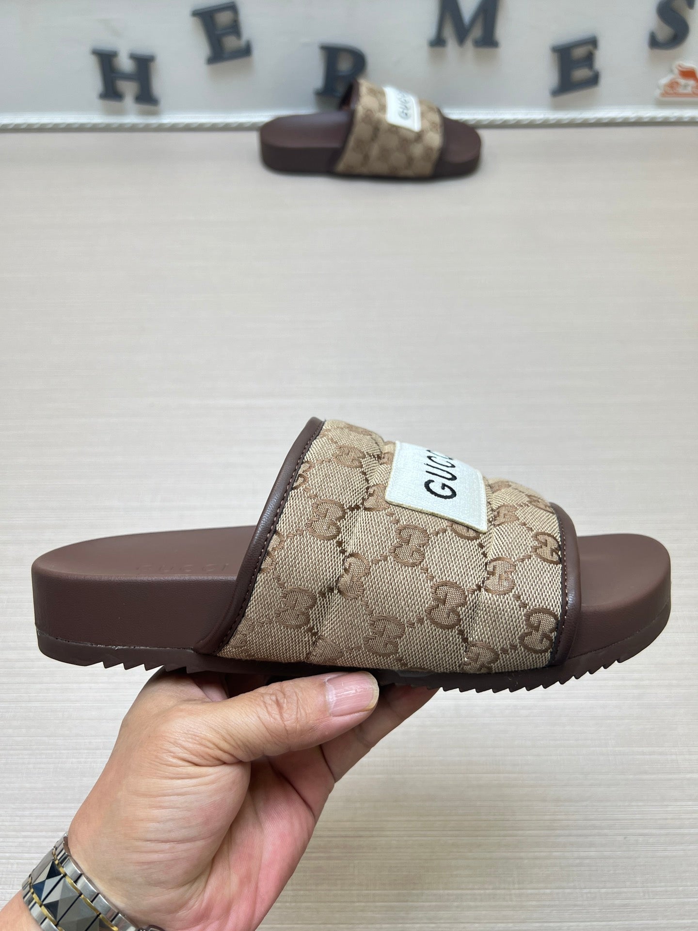 54B49Z Popular slippers