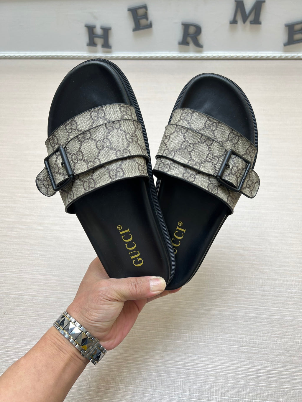 54B90Z Popular slippers