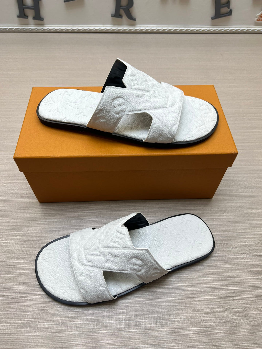 54E34Z Popular slippers