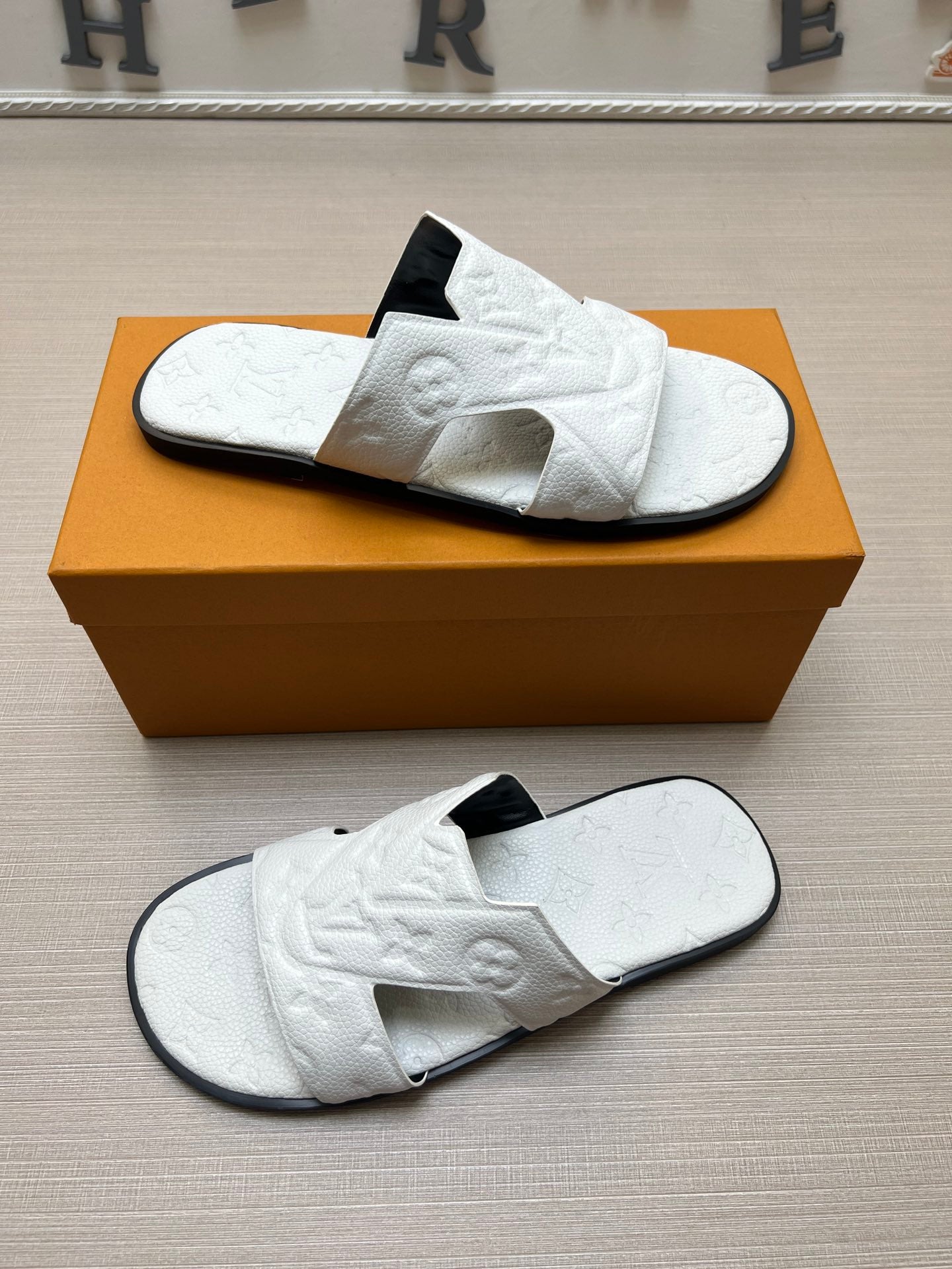 54E34Z Popular slippers