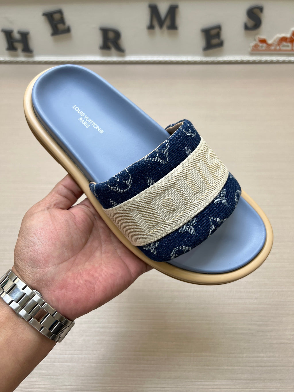 535ZE301Z Popular Slippers