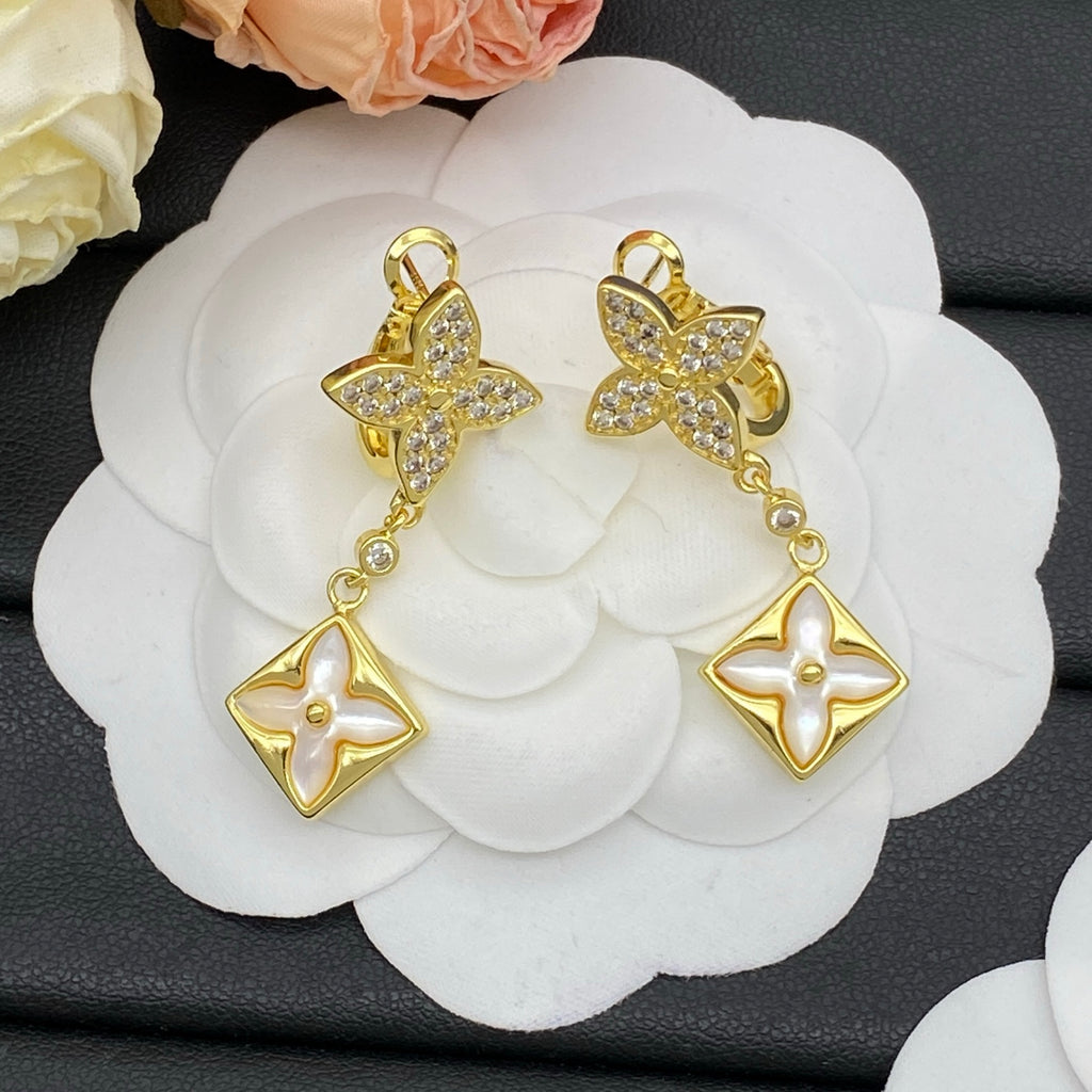 15ZE35E Popular Earrings