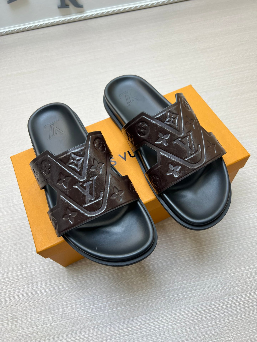 54E67Z Popular slippers