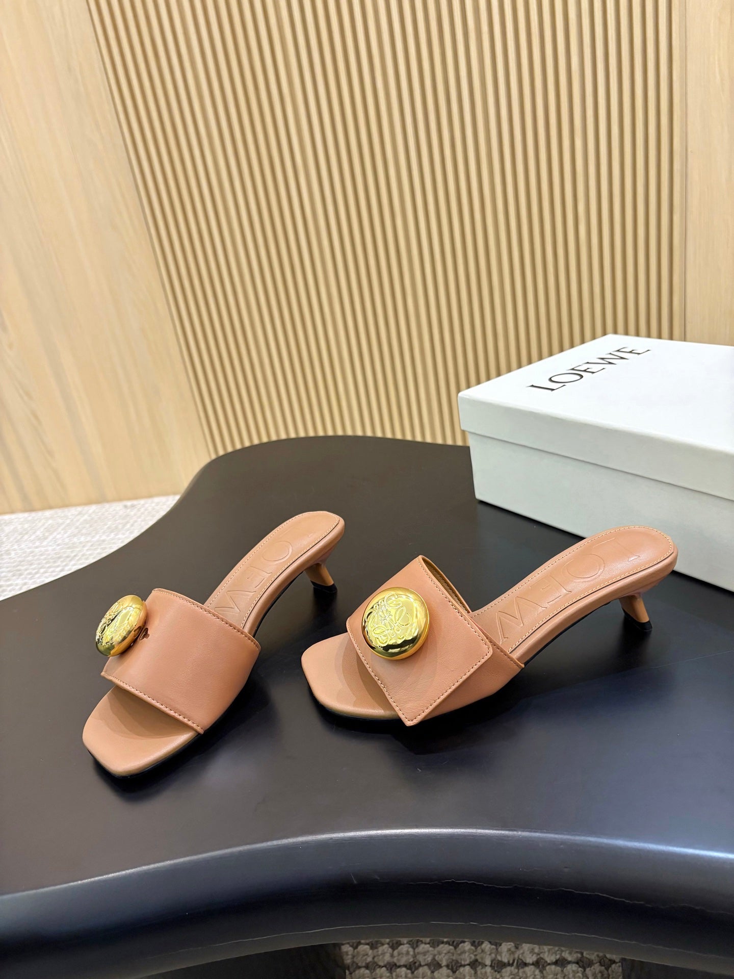 Z2X66V16 Popular high-quality leather Shoes