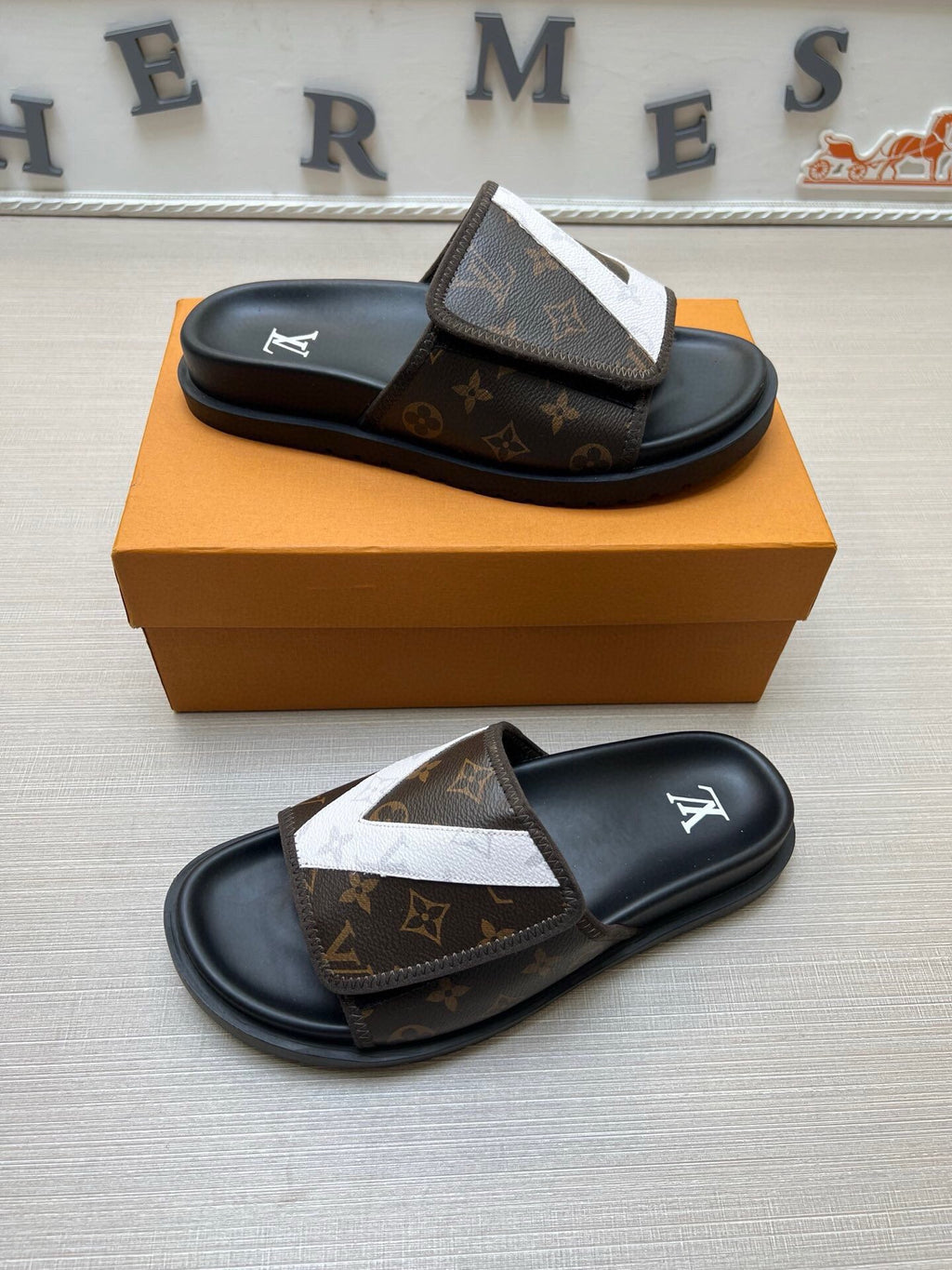 5WE251Z Popular Slippers