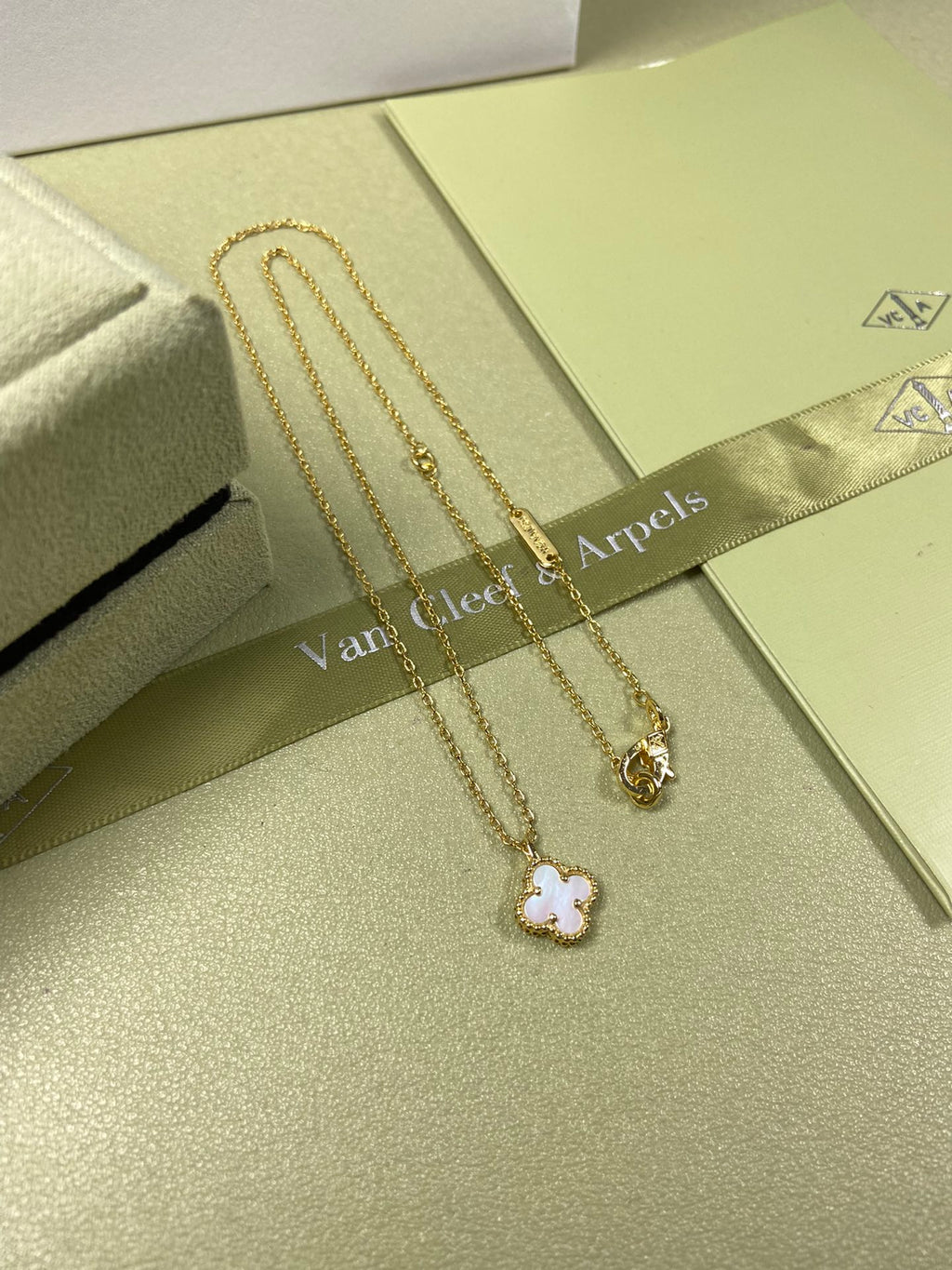 575RVA1K Popular  Necklaces