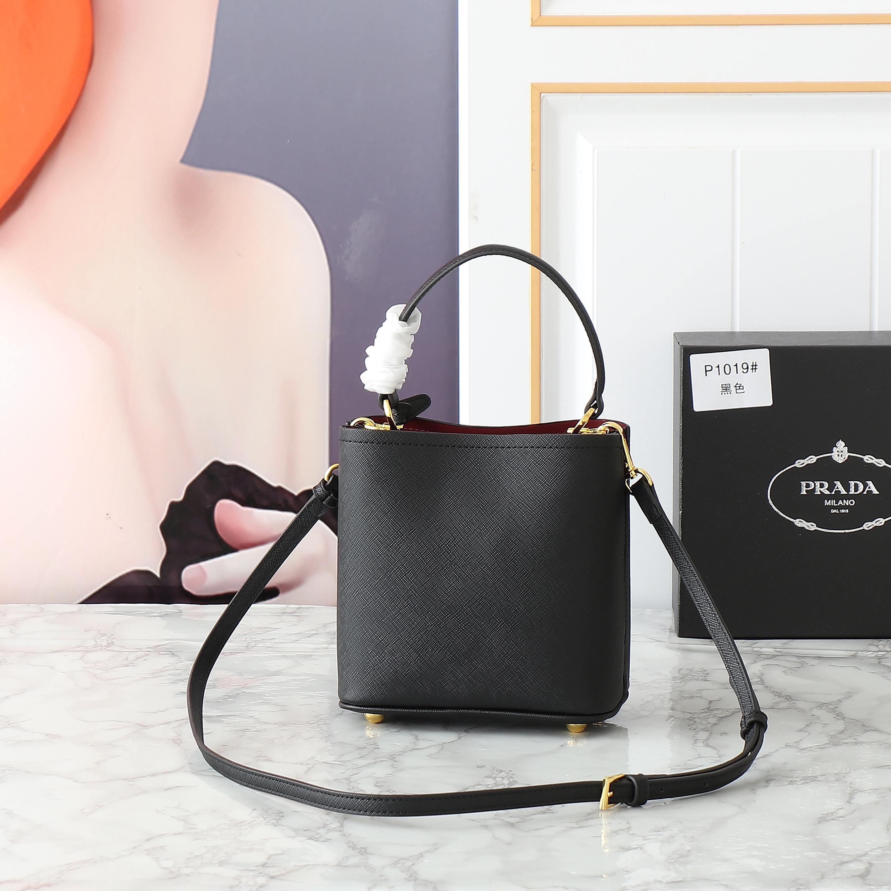 1WP102B Popular  leather bag