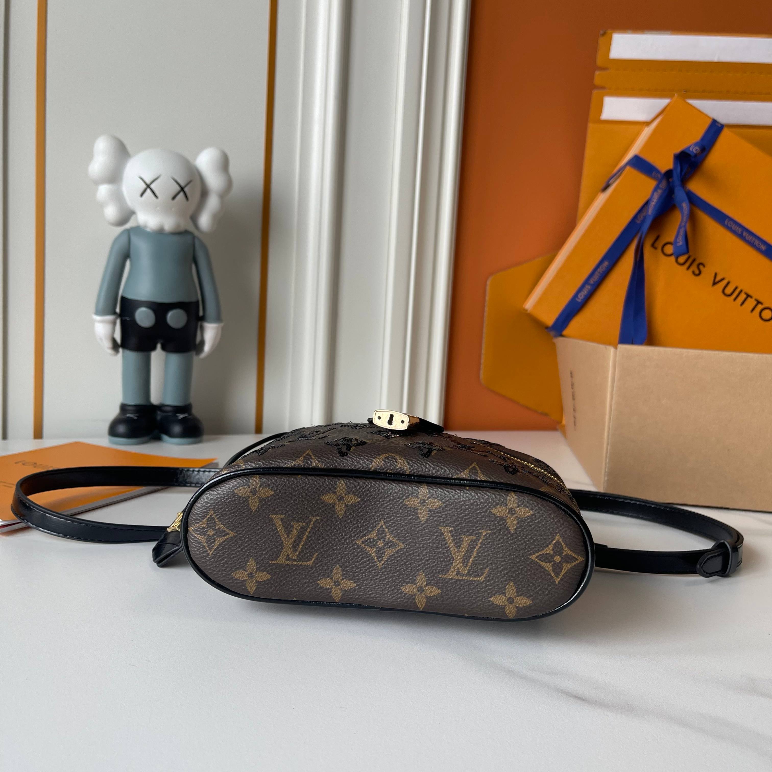 146PE37B Popular leather bag