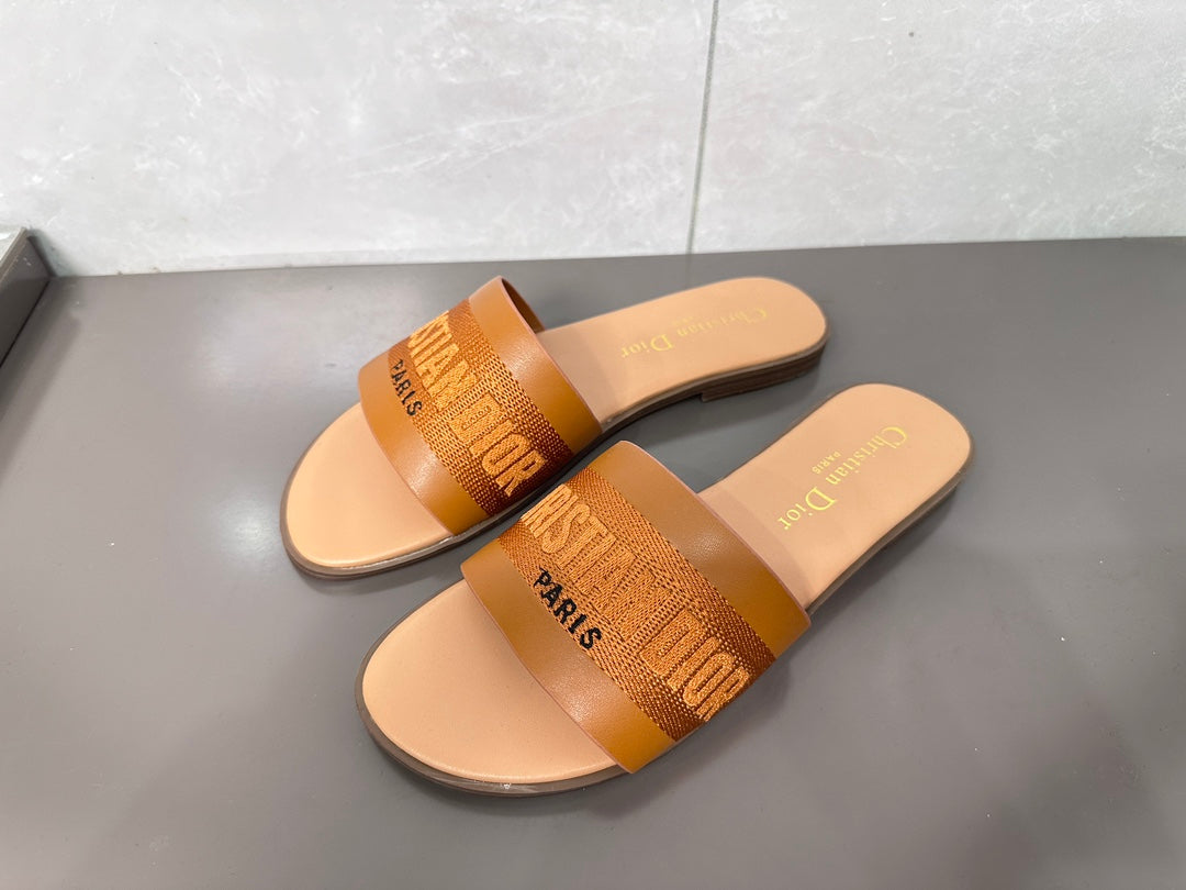 14D32Z Popular slippers