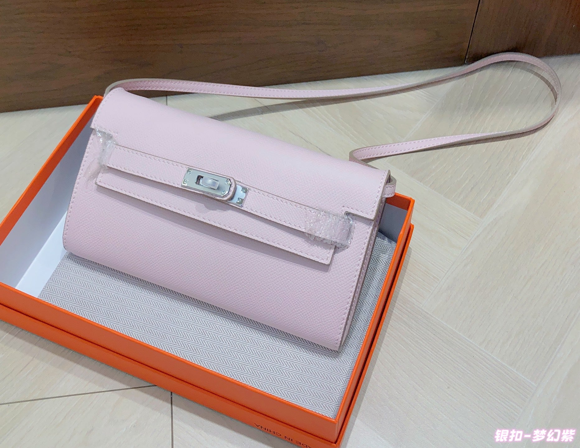 B1X66H10 Popular high-quality leather bag