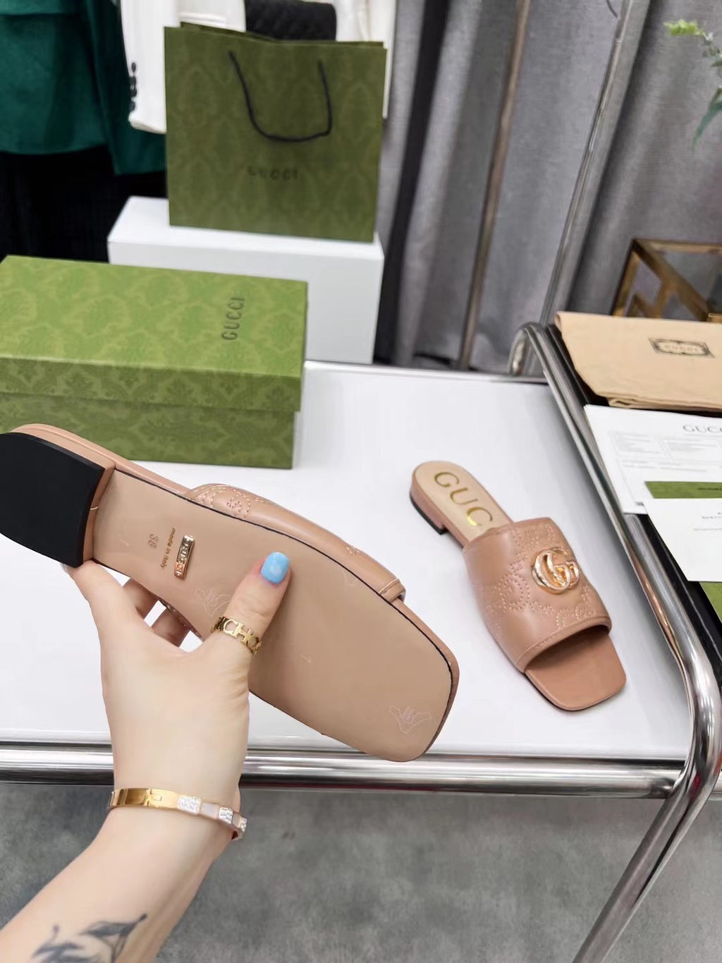 Z2X66B49 Popular high-quality leather slippers