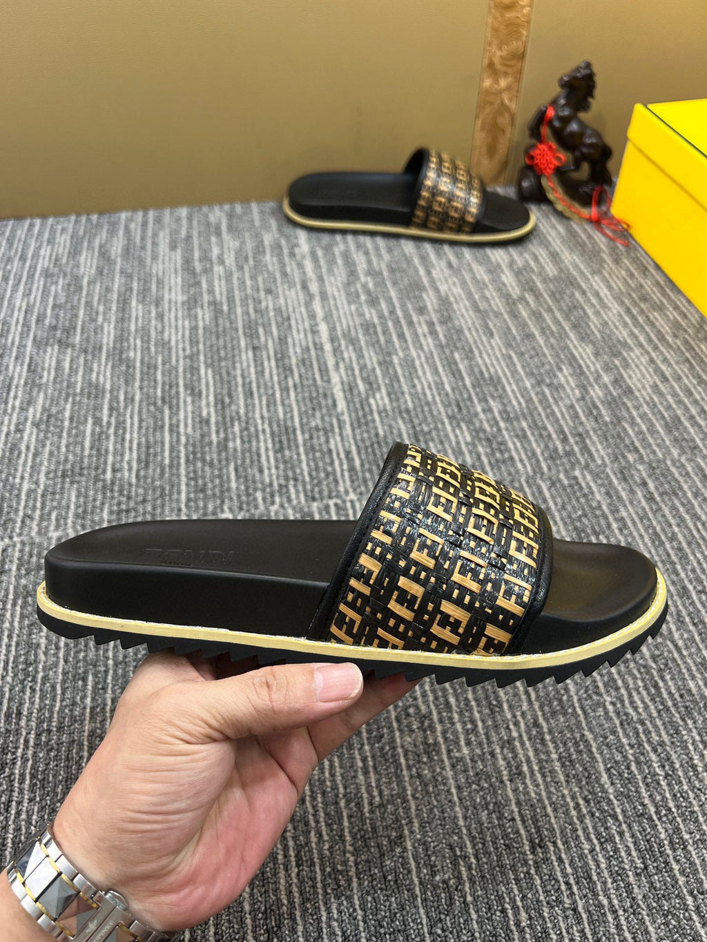 5XF104Z Popular Slippers