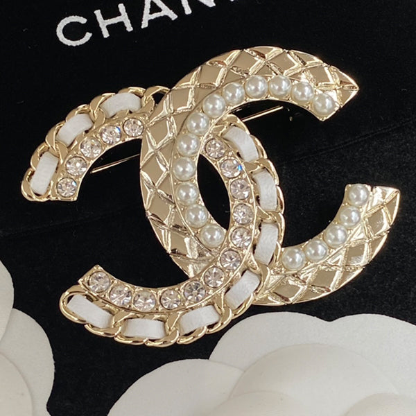 136NC66X Popula  Brooch