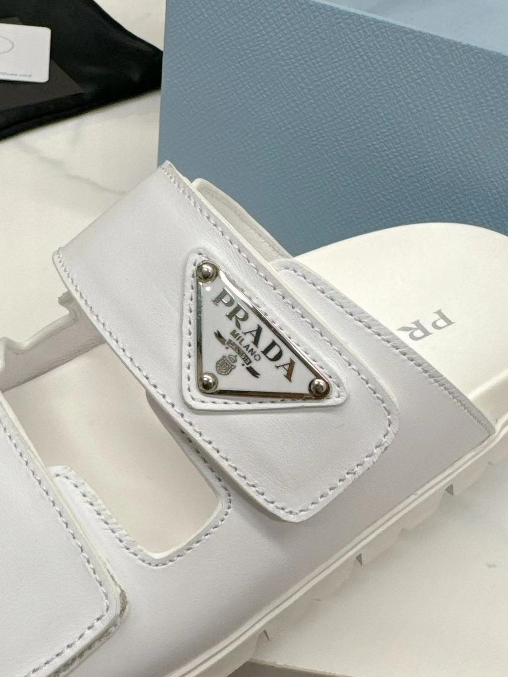 14PD26Z Popular sandals