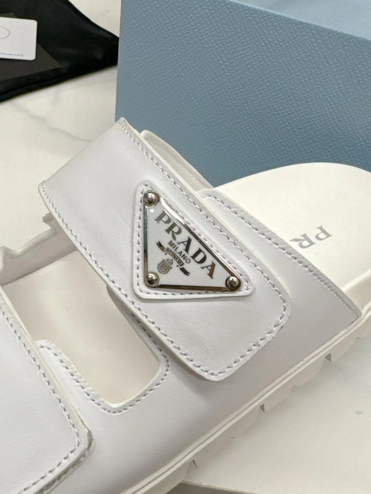 14PD26Z Popular sandals