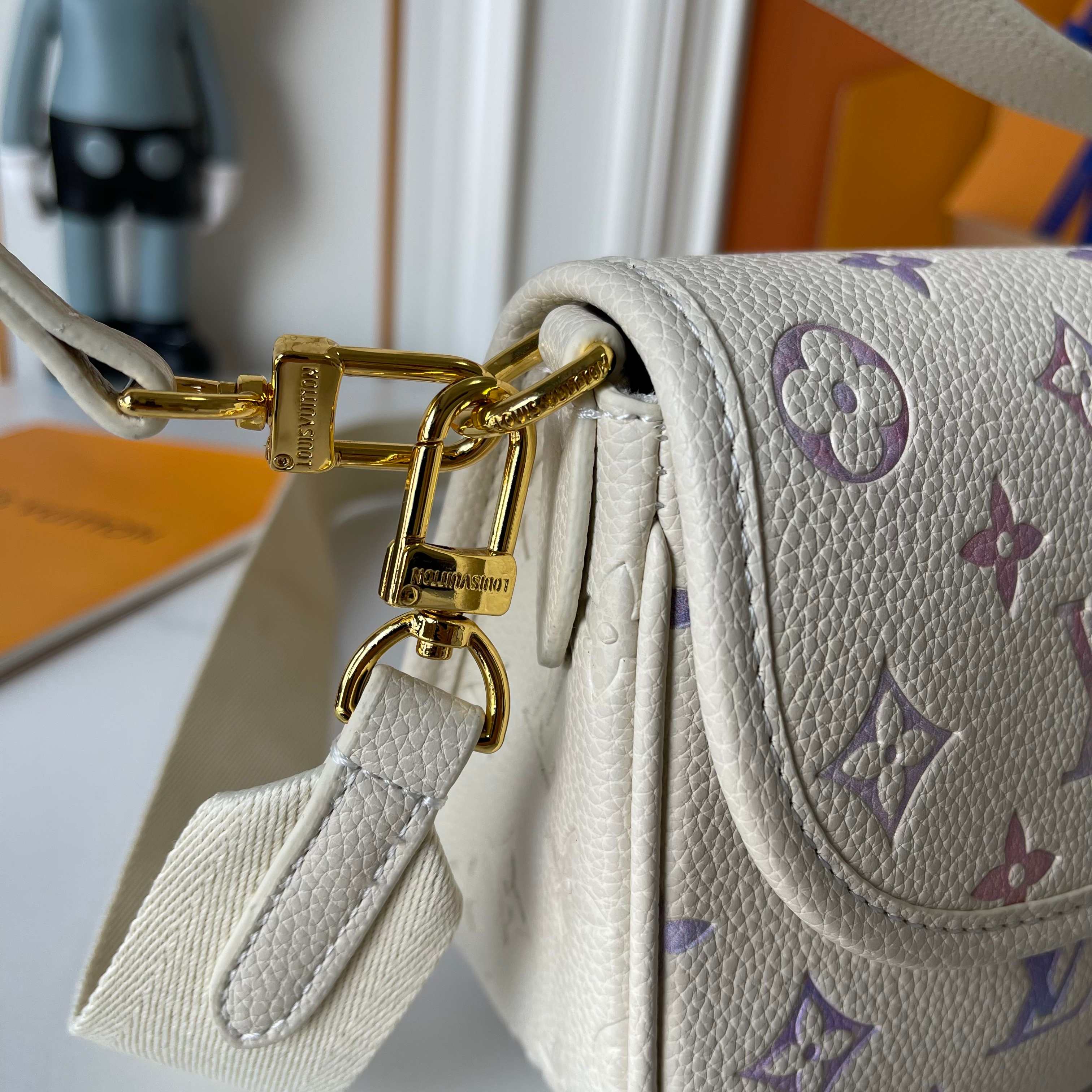 136PE41B Popular leather bag