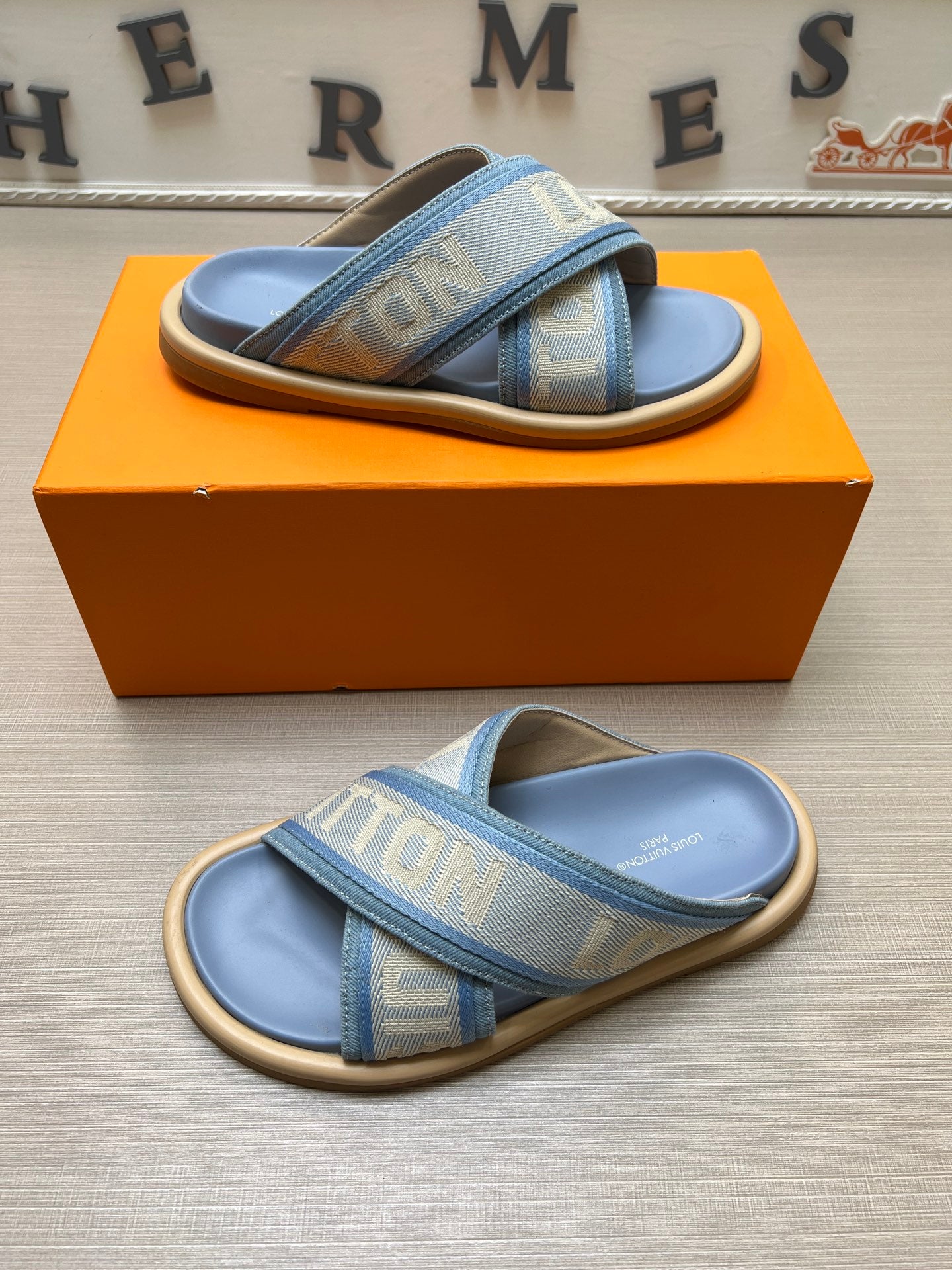 535ZE272Z Popular Slippers