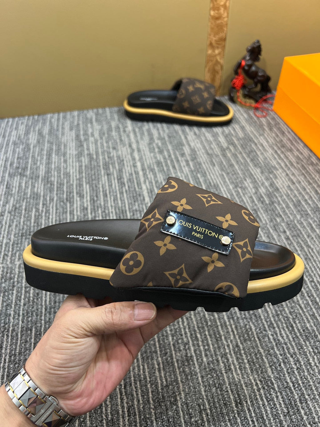 5XE118Z Popular leather quality Slippers