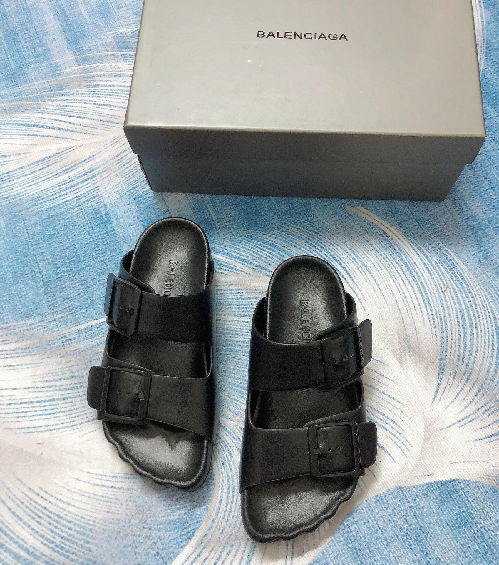 14J193Z Popular Slippers