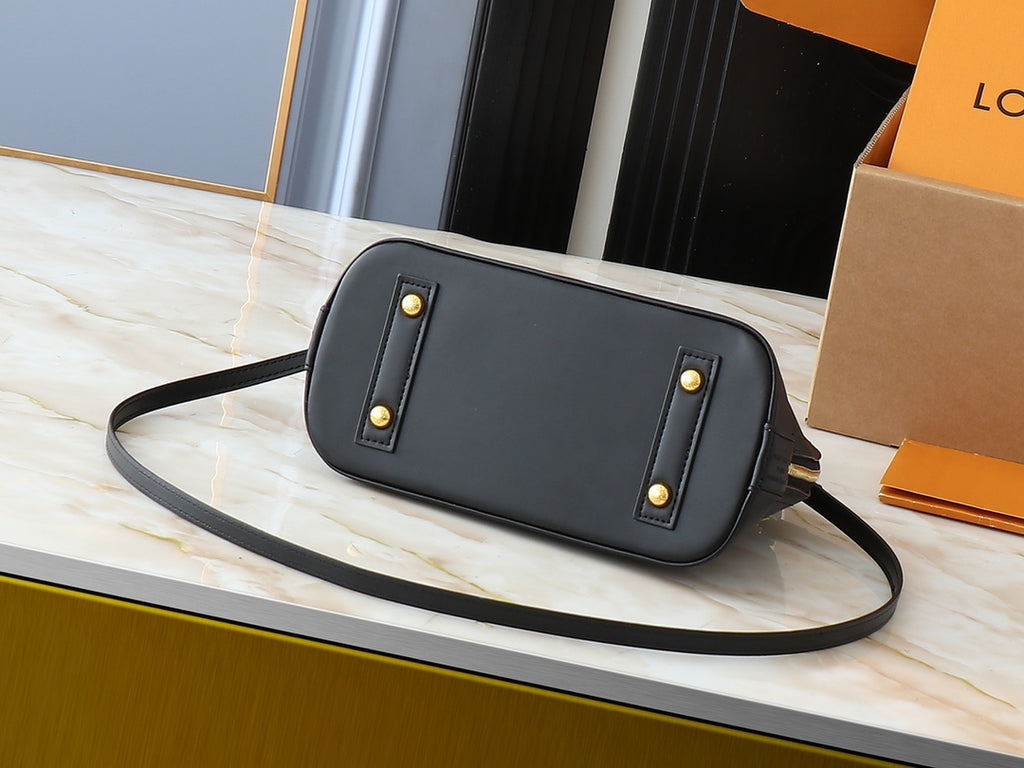 146PE103B Popular leather bag