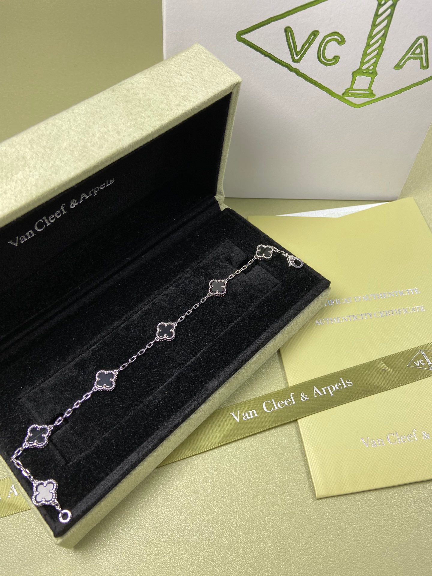 5XVA183K  Popular bracelets 6 flowers mini size 0.9cm flower