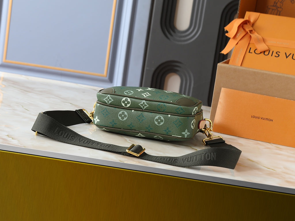 B1P46E110 Popular leather bag