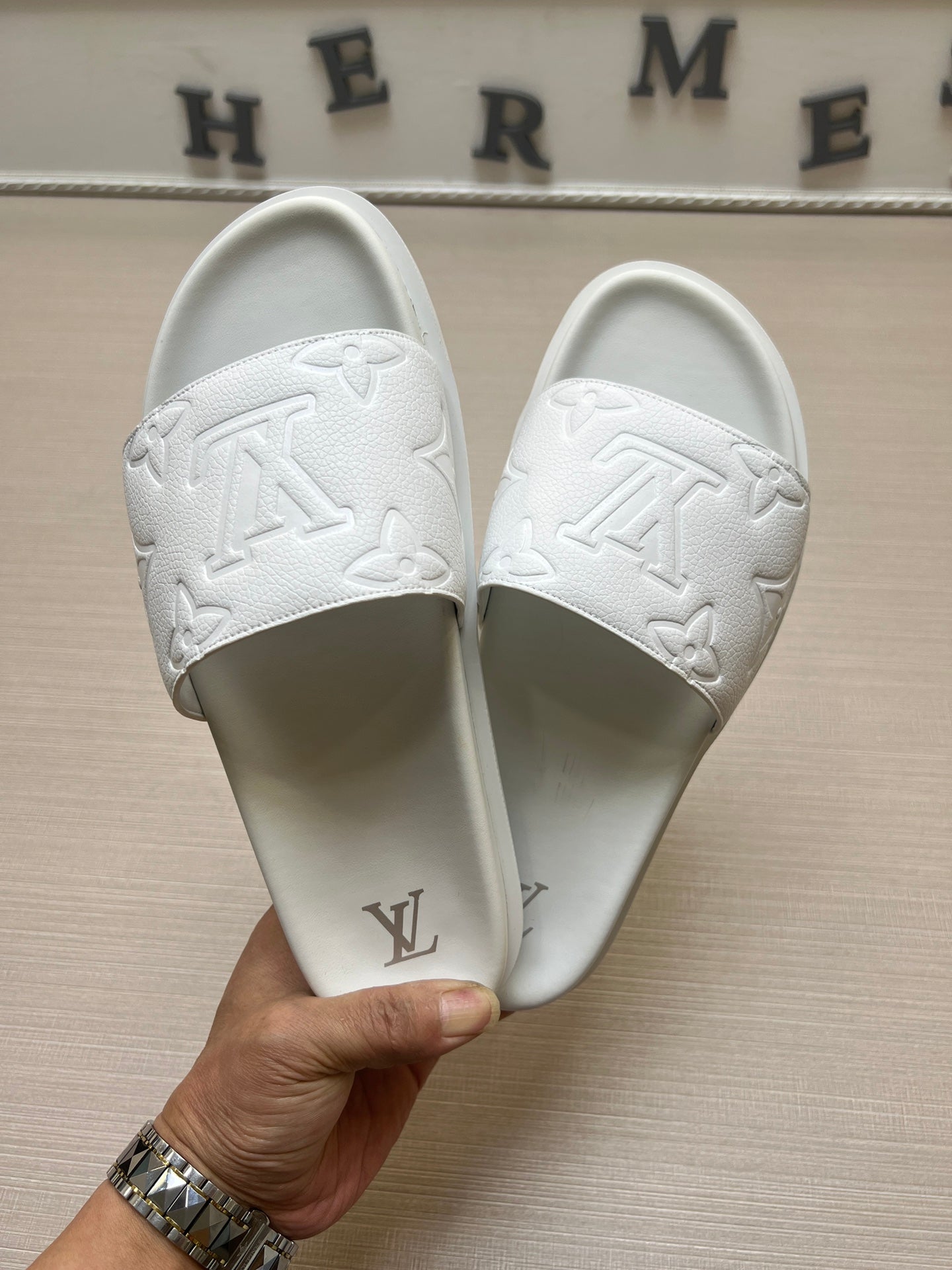 54E3Z Popular slippers