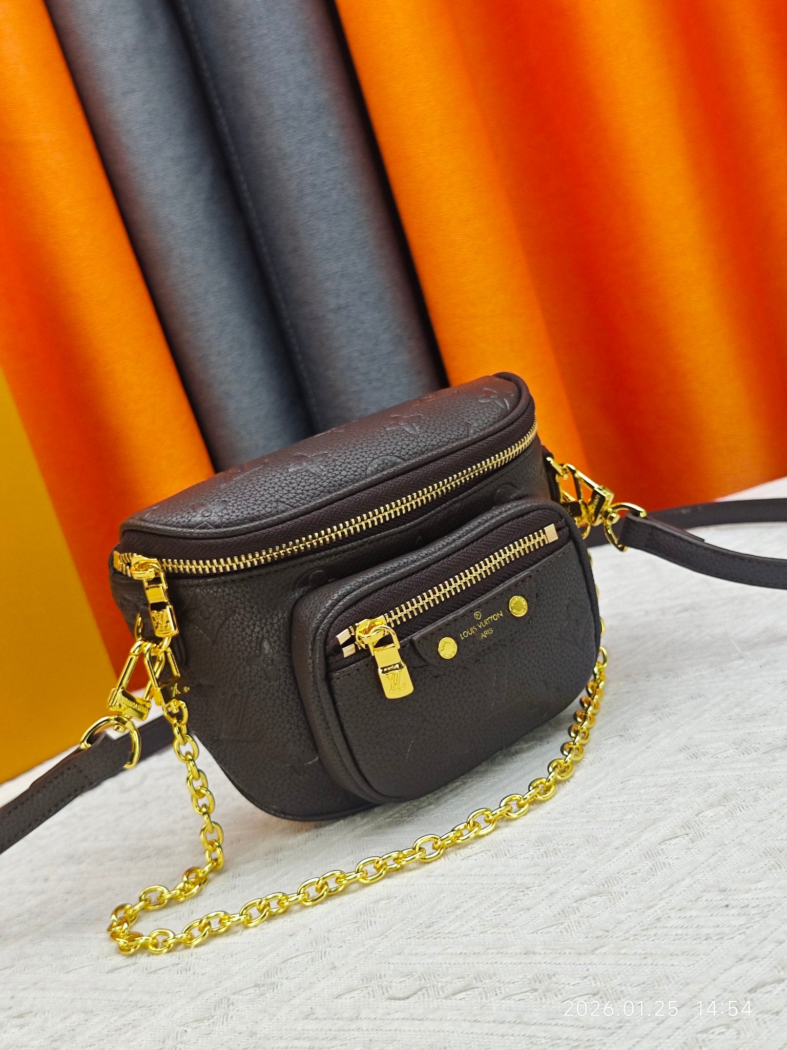 146PE75B Popular leather bag