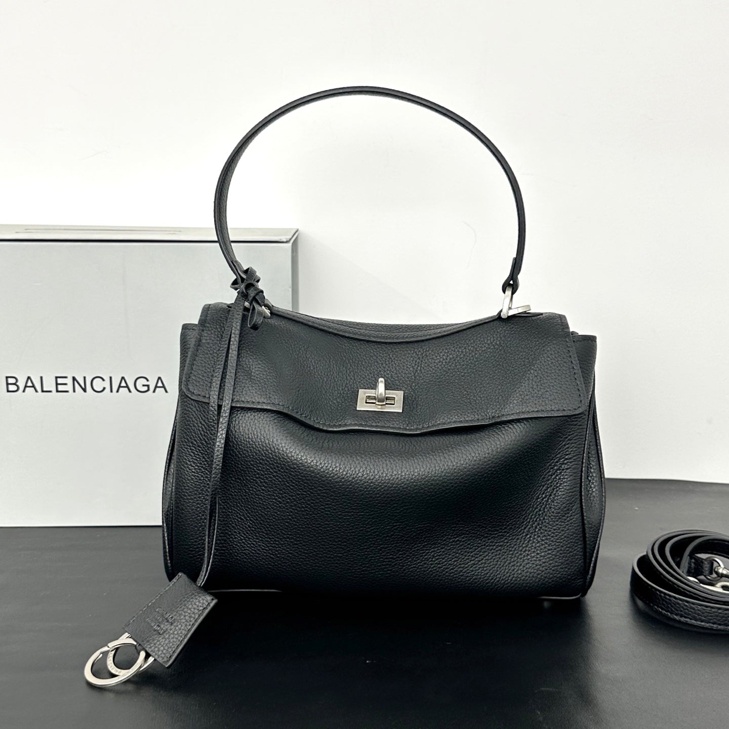 B1X56J31 Popular high-quality leather bag