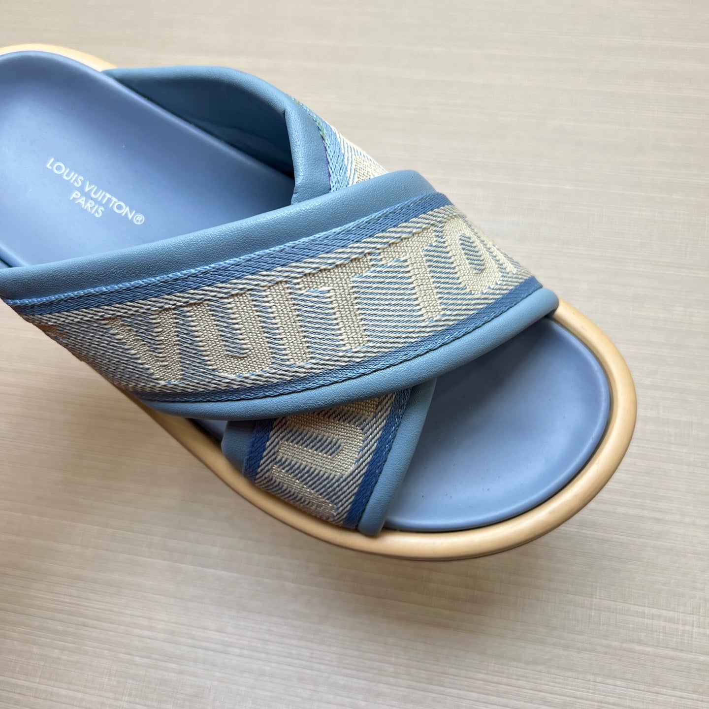 535ZE270Z Popular Slippers