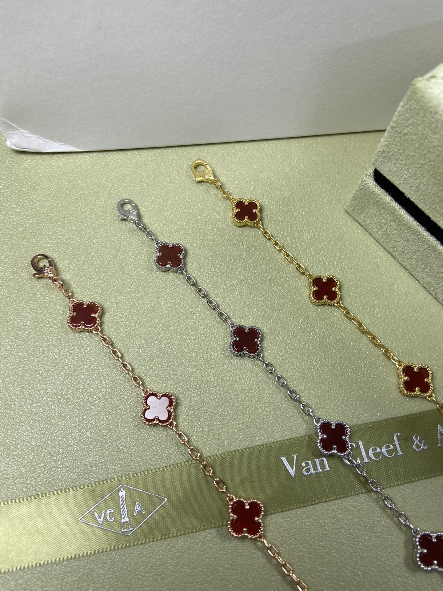 5XVA183K  Popular bracelets 6 flowers mini size 0.9cm flower