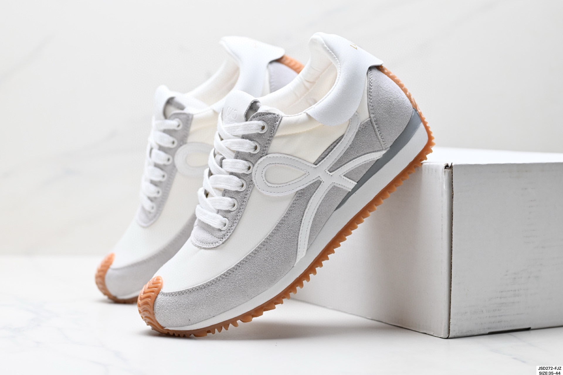 475RJ3Z  Popular sneakers
