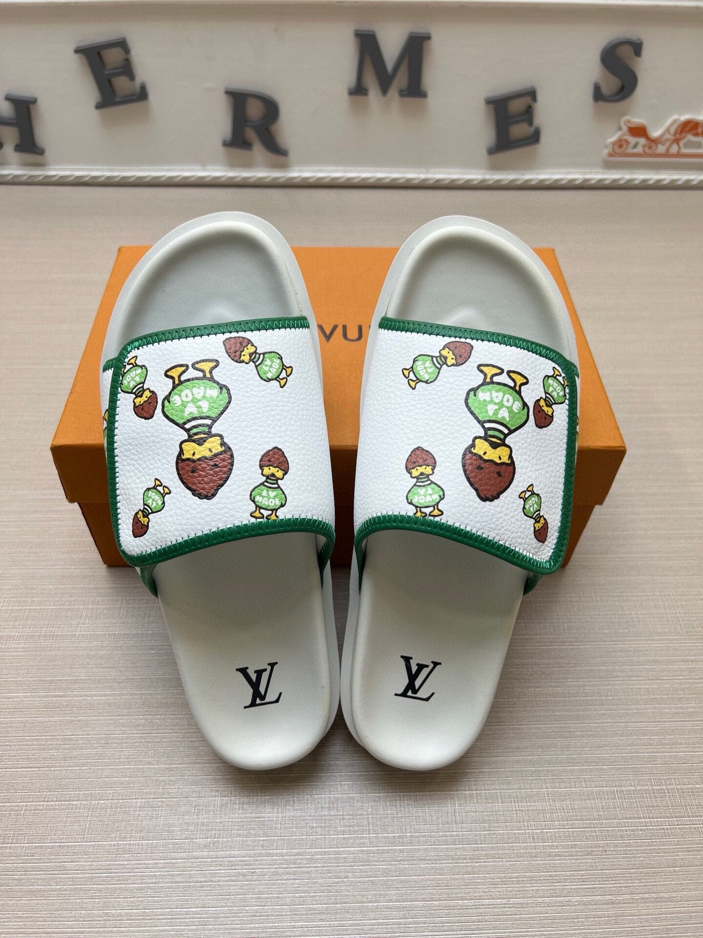 5WE248Z Popular Slippers