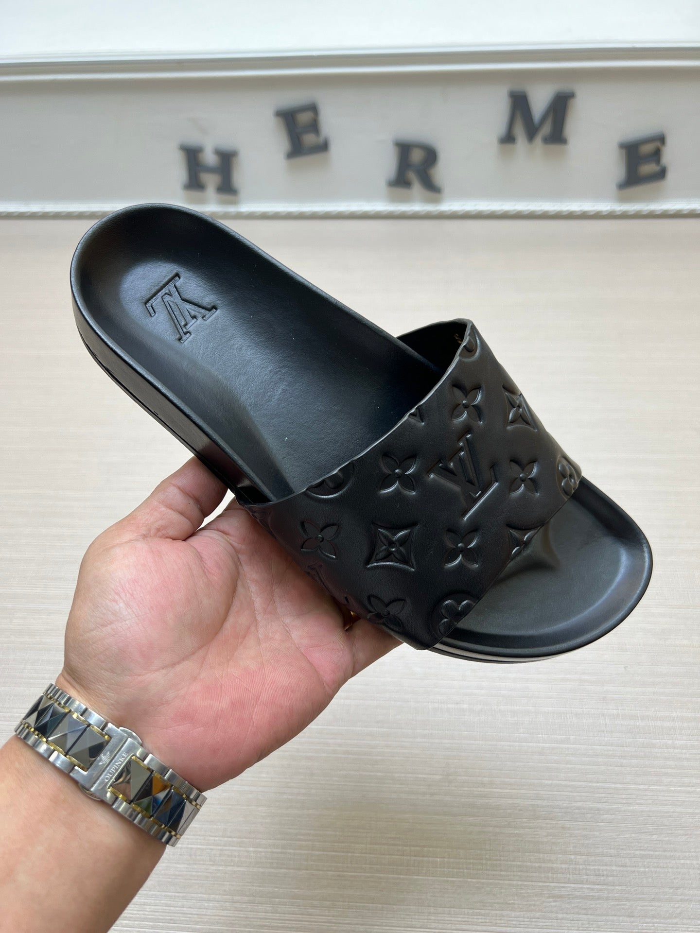 54E84Z Popular slippers