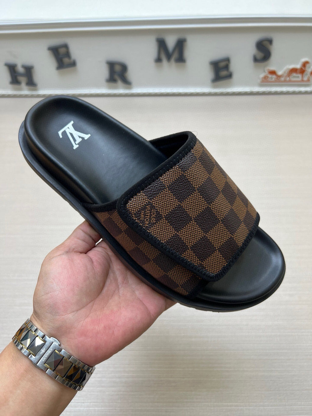 5WE245Z Popular Slippers